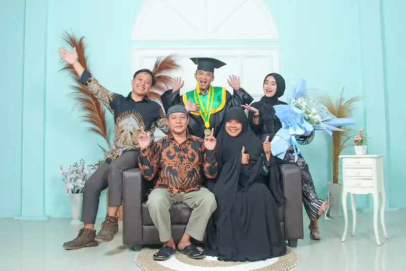 Wisuda 6